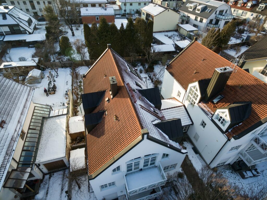 Drohnenaufnahme Hausdächer der Kiesmüllerstraße 10